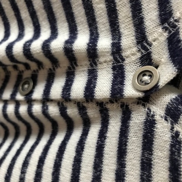 NWOT  Super comfortable button-up top L. FREE mystery gift with EVERY purchase! - Picture 3 of 6